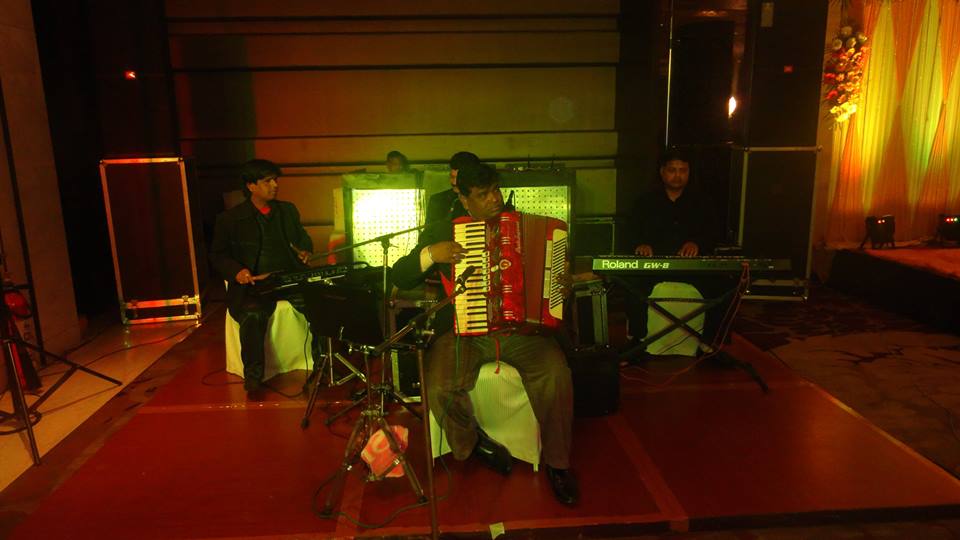 accordion artist near me delhi