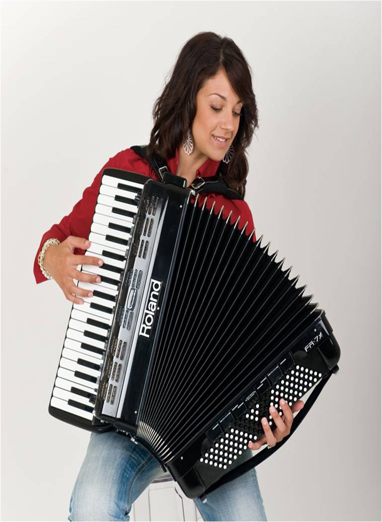 female accordion players delhi