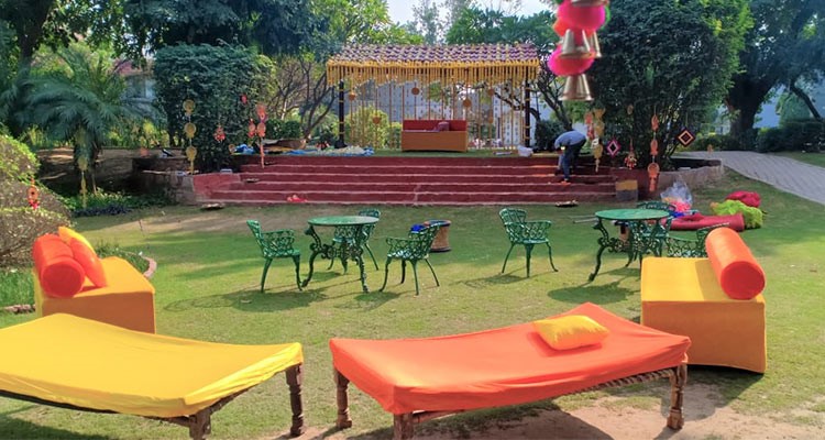 best farm house for party delhi